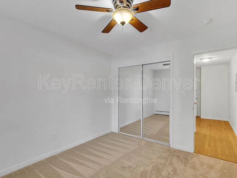 1045 N Clarkson St #207 — Photo 13