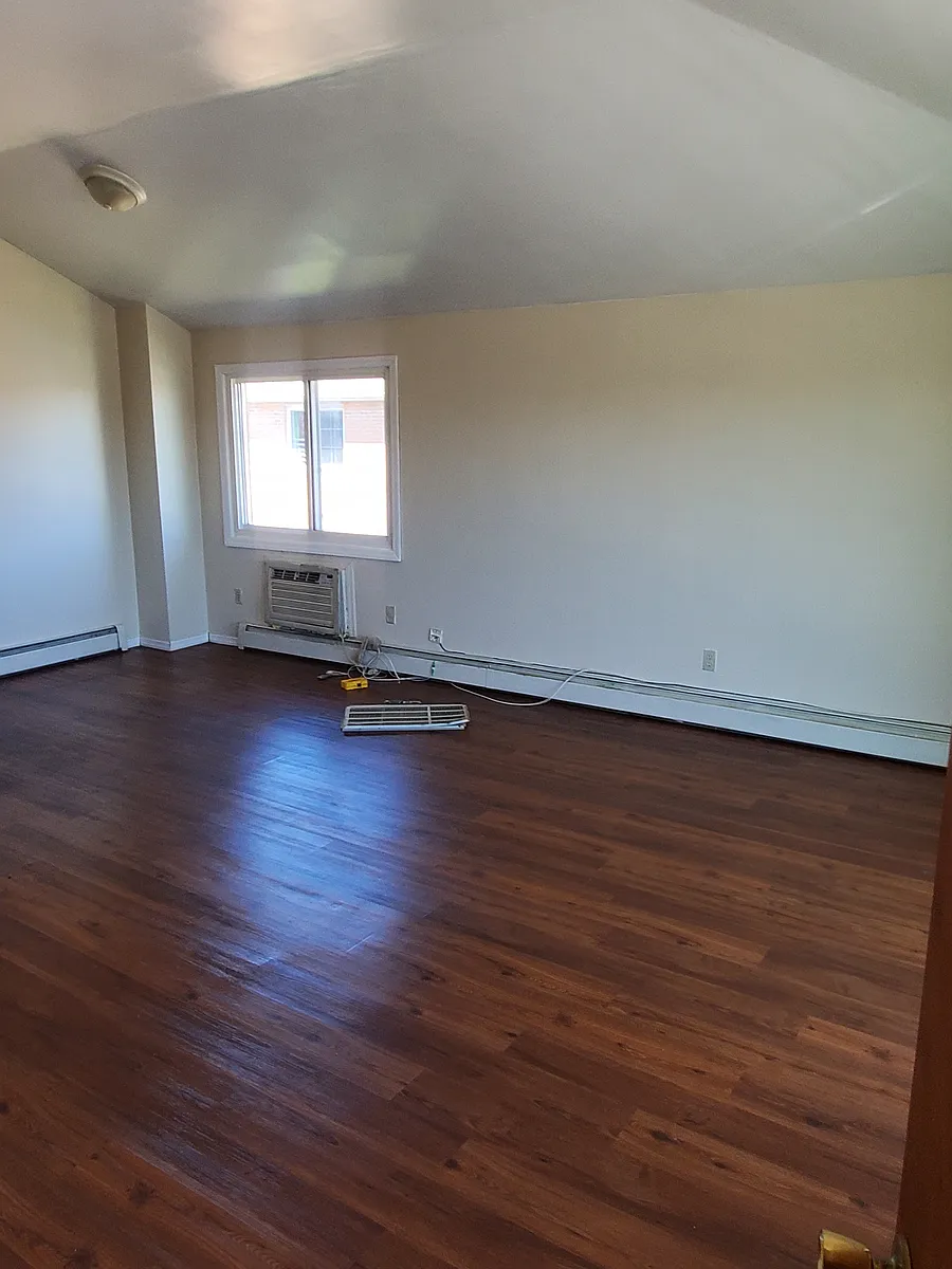 Building Photo - 1020 E 58th St #2