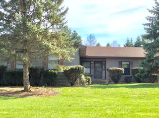 21247 W Park Dr, Lake Villa, IL 60046