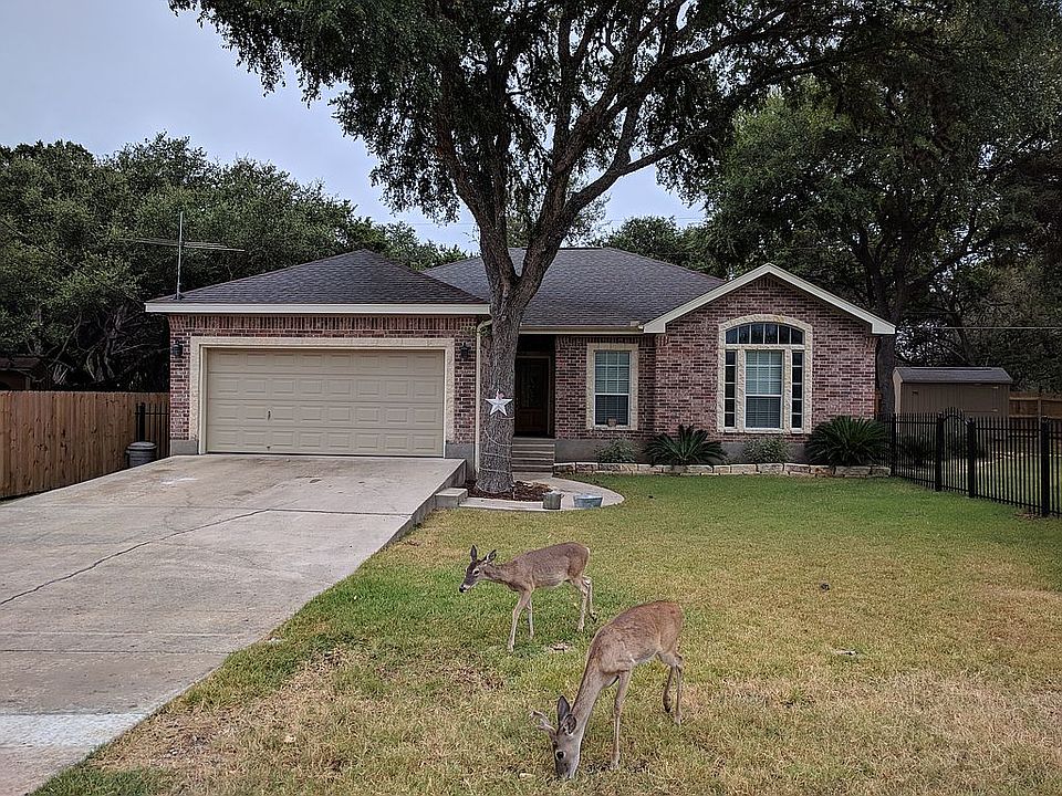 1st image of 2446 Lakeview Dr