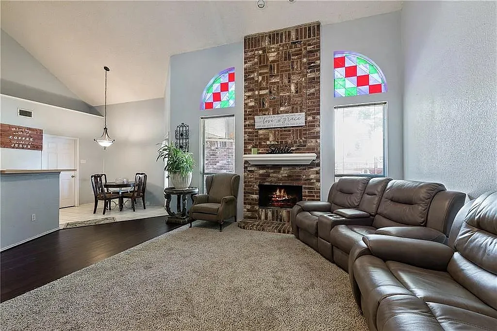 2409 Homestead Drive - 1 — Photo 3
