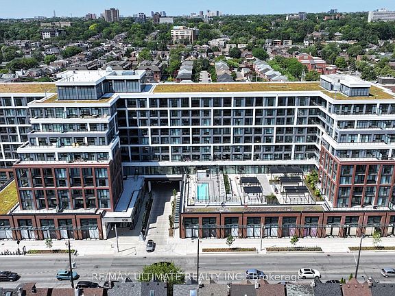 3rd image of 858 Dupont St #Penthouse 16
