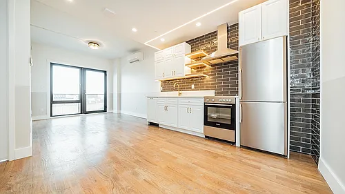 115 Stanwix St Photo 1