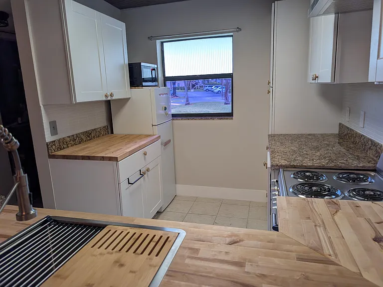 6772 Palmetto Cir S #102 — Photo 12