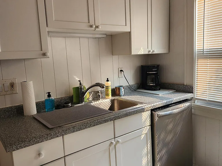1607 E Pryor Ave — Photo 11
