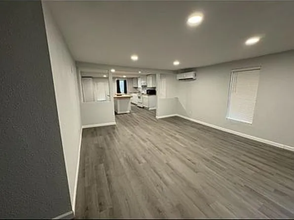 201 S Tom St, Webb City, MO 64870