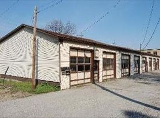 305 Johnson St, East Dundee, IL 60118