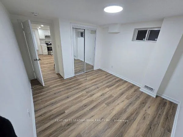 11 Radford Cres #BASEMENT — Photo 8