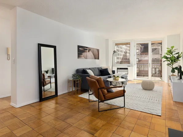 230 West 55th Street image 2 of 15