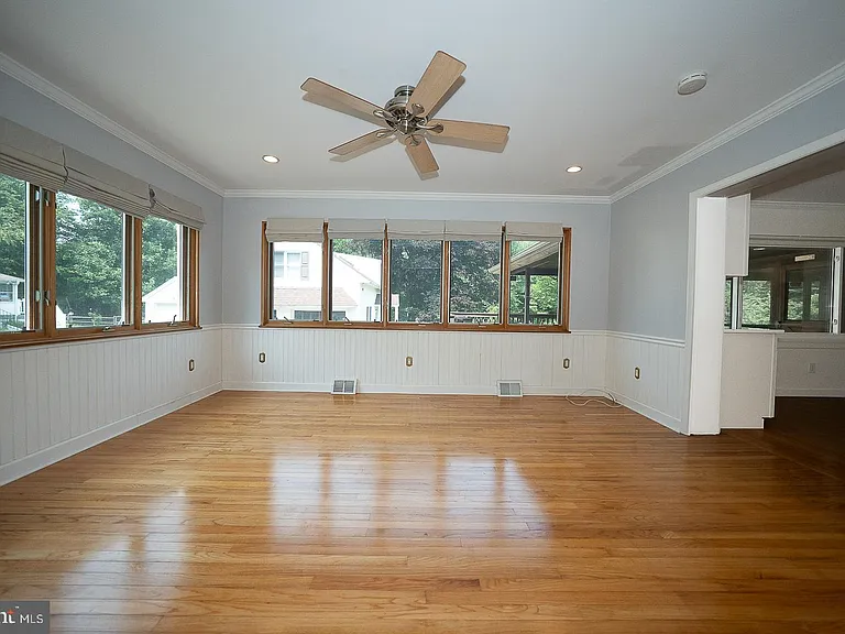 353 S Old Middletown Rd — Photo 6