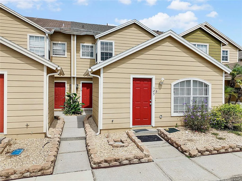 3 bed, 2.0 bath, 1400 sqft, $1,795 — Photo 4