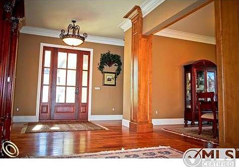 10 foot ceilings, Alder Columns