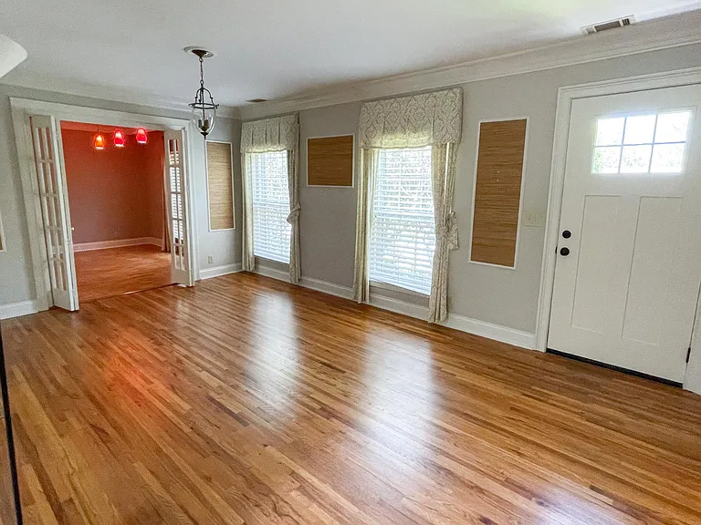 320 Leopole Rd — Photo 11