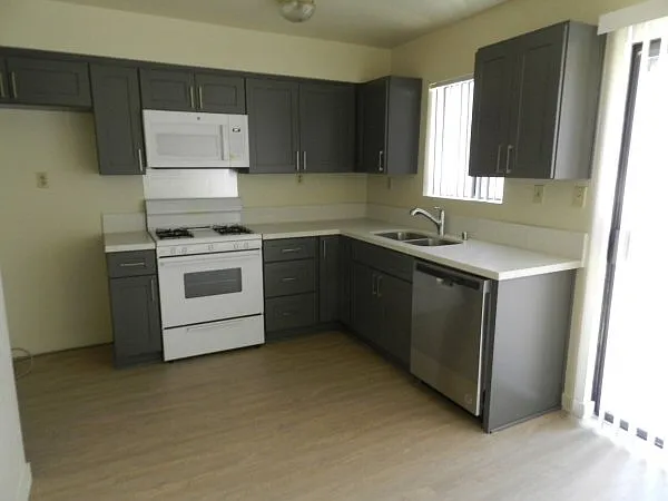 1158 Rosedale Ave #4 — Photo 10