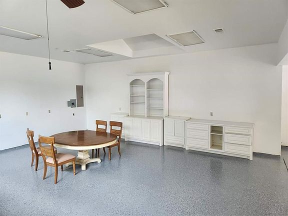 5th image of 3406 Watersedge Dr