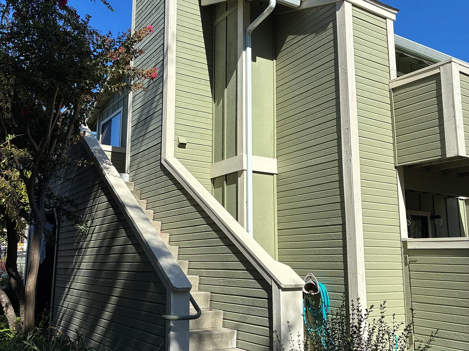 2 bed, $2,600 — Photo 1