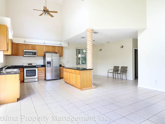 2nd image of 1540 NE 35th St