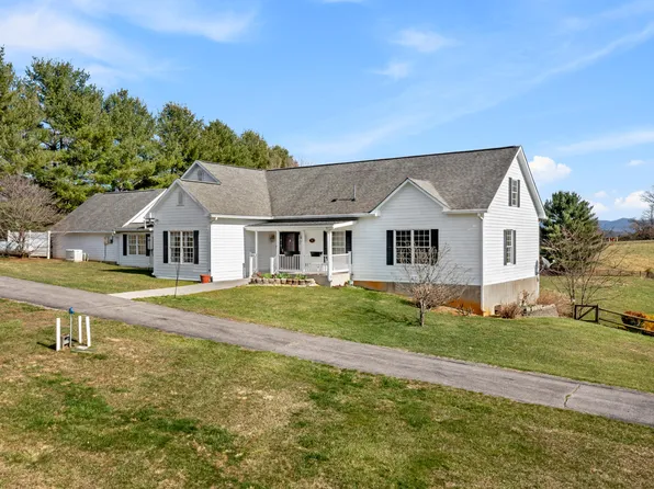 734 Blacksburg Rd, Fincastle, VA 24090