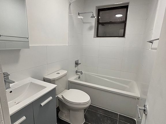 3rd image of 337 Randolph Ave #4R