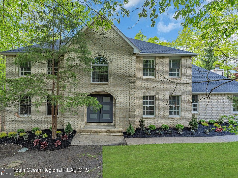 1st image of 3 Oak Hill Dr