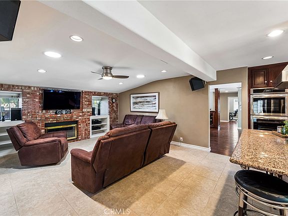 4th image of 8519 Winnetka Ave