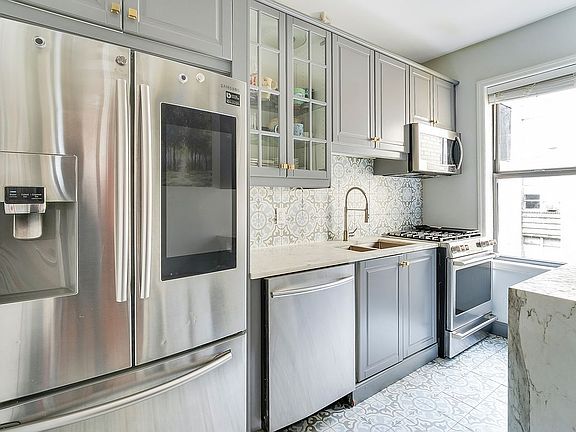 4th image of 70 Haven Ave APT 6C