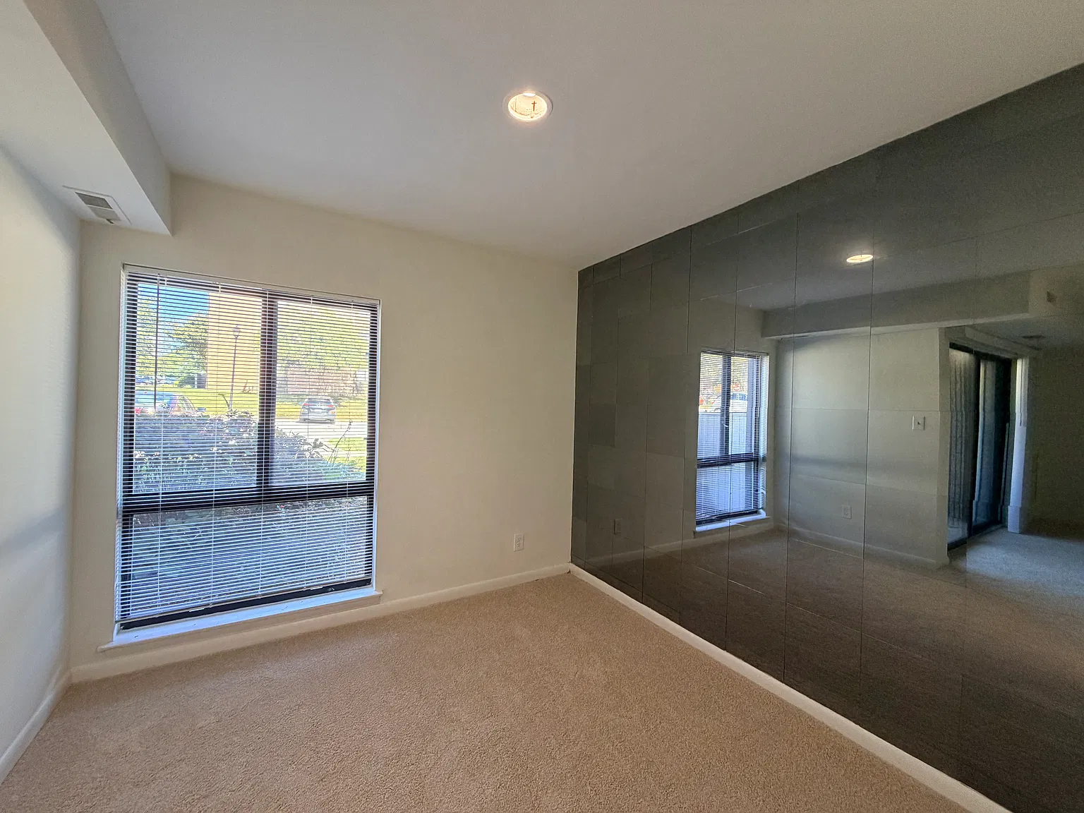2-Bedroom Condo in Columbia! — Photo 3