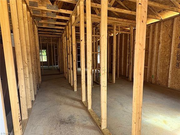 5th image of 344 Poppy Ct