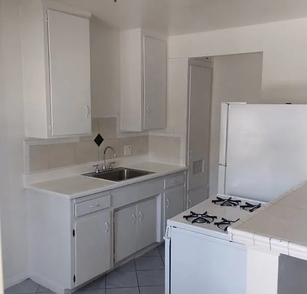 1760 Henderson Ave #3A — Photo 6