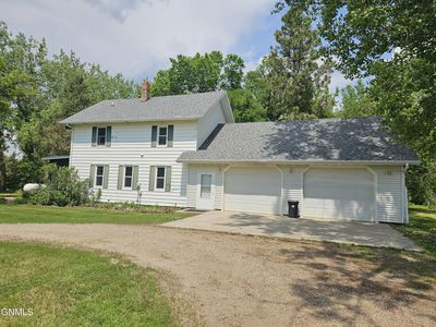 16 Front Ave E, Menoken, ND, 58558