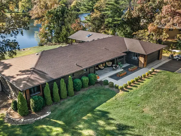 (undisclosed Address), Barrington, IL 60010