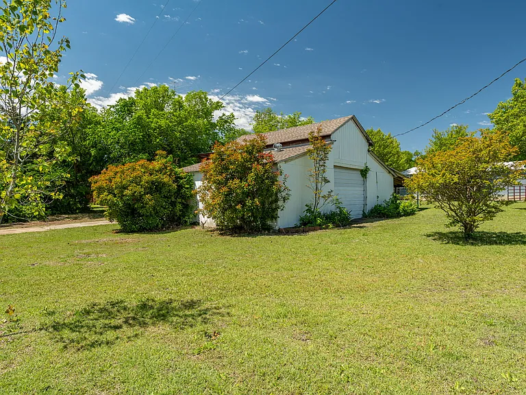 1905 Shady Ln — Photo 20