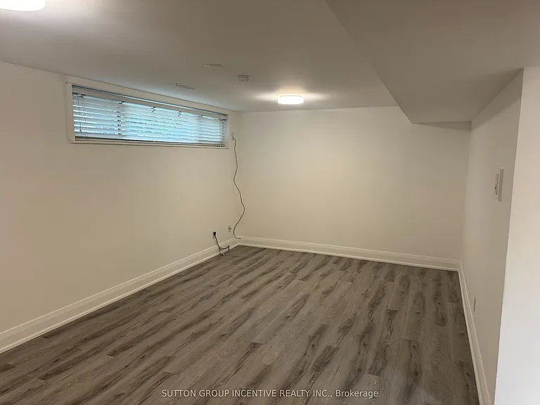 149 Gunn St #LOWER LEVEL — Photo 3