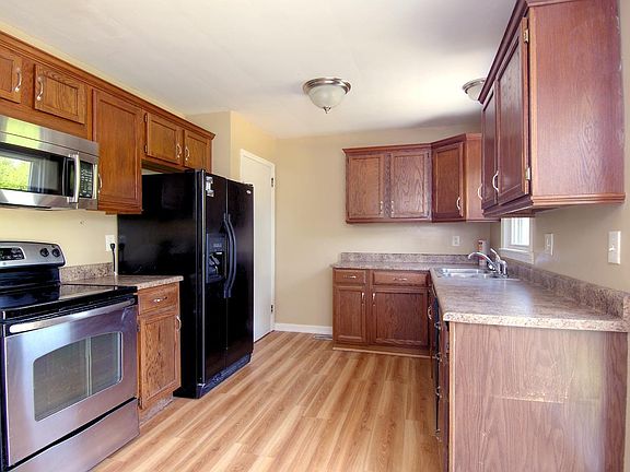 5th image of 690 Doris Jane Ave