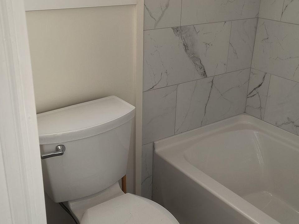 1st image of 75 N Main Ave #2R