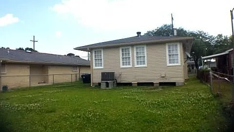4736 Saint Anthony Ave — Photo 23
