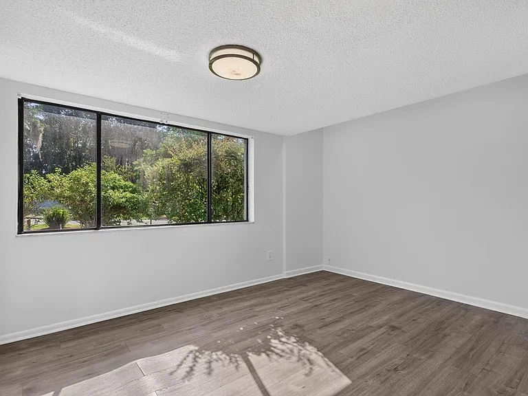 7812 Linkside Dr — Photo 11