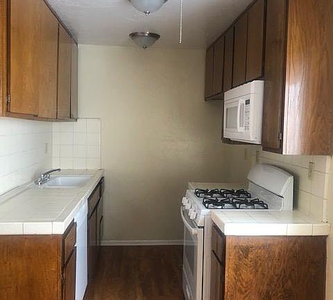 2nd image of 7037 Vassar Ave APT 13