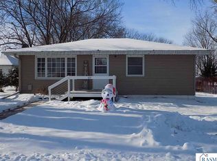 631 10th St, Lafayette, MN 56054