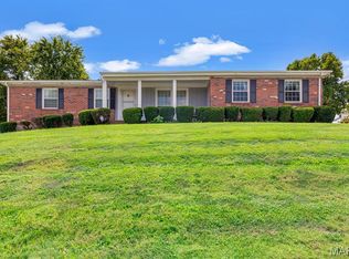 805 Boones Lick Rd, Saint Charles, MO 63301