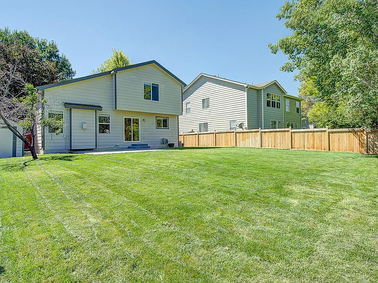 1862 Twin Lakes Cir — Photo 26