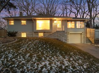 2040 Irene St, Roseville, MN 55113
