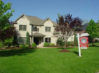 105 Preserve Valley Dr, Cranberry Township, PA 16066