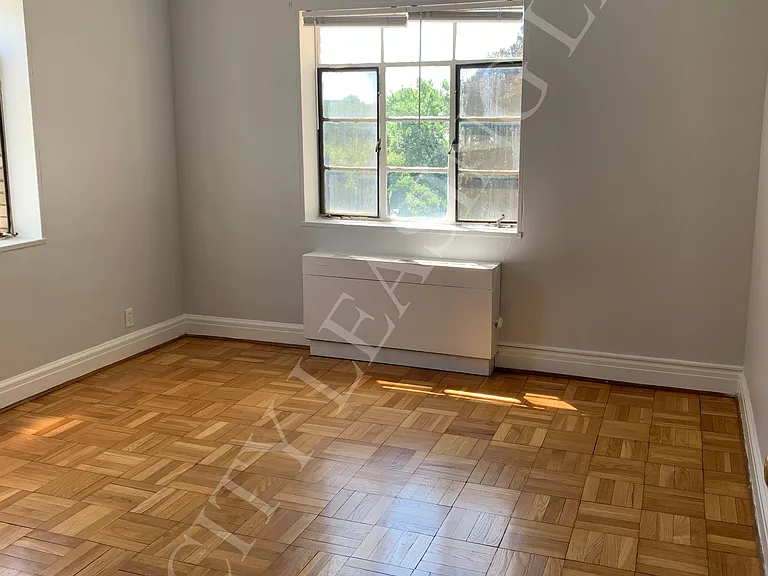 520 East Avenue — Photo 15