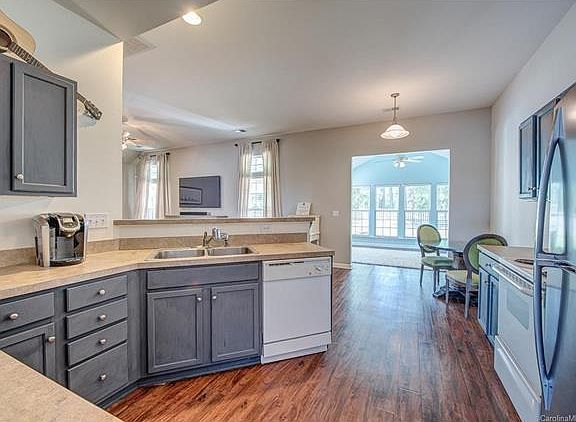 3rd image of 345 Dutchmans Meadow Dr