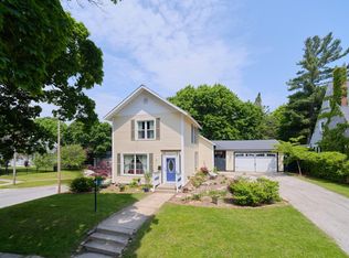 470 4th St, Manistee, MI 49660