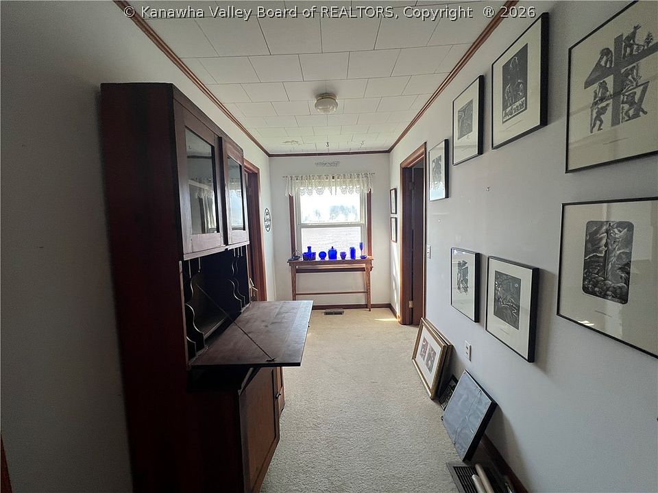 13th image of 90 River Ln
