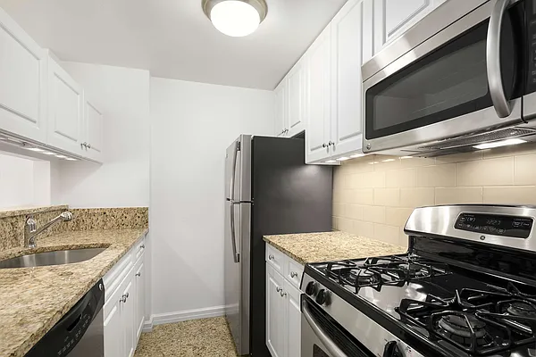 Rented by Jack Resnick & Sons | media 19