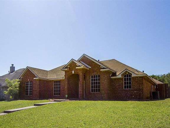 2nd image of 1732 Chapman Dr