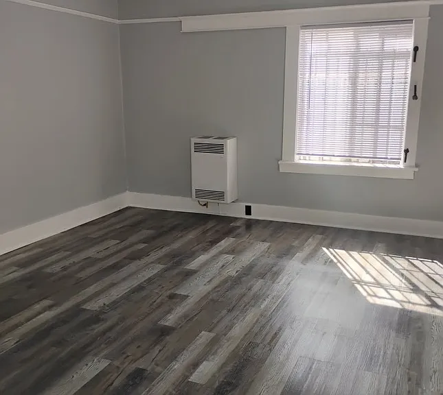 324 E Esther St #8 — Photo 5